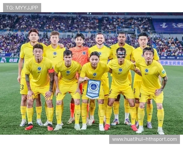 深圳新鹏城倒三角球速极快，险些破门